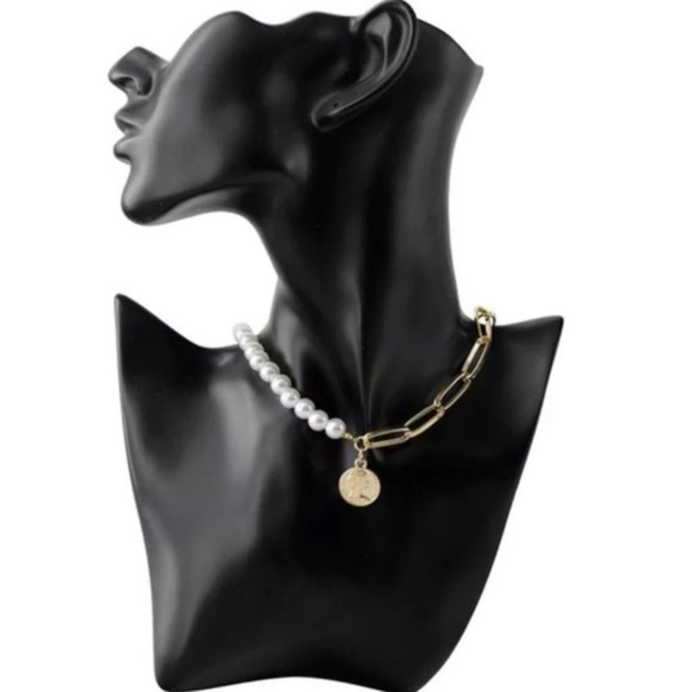 Pearls Choker Necklace - Picture 8 of 8